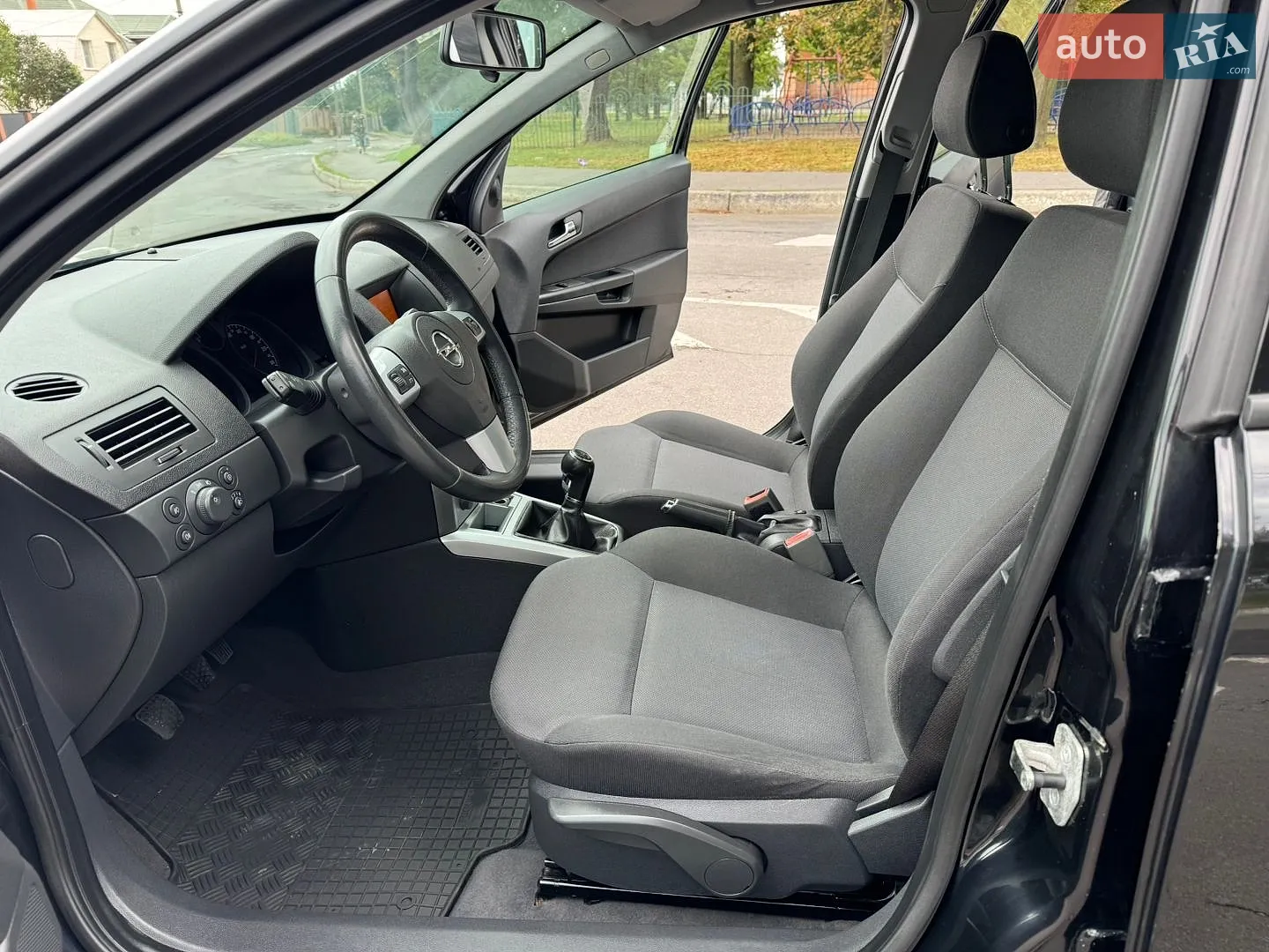 2011 Opel Astra - мініатюра 40