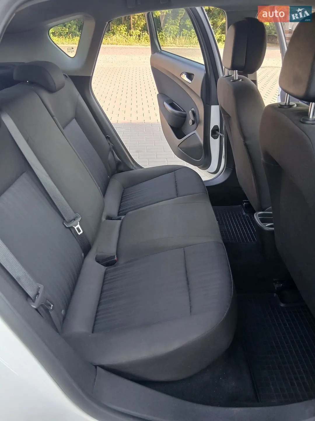 2010 Opel Astra - мініатюра 9