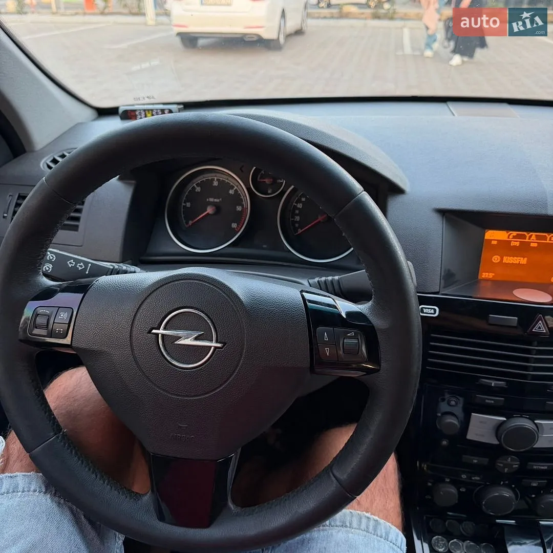 2010 Opel Astra - мініатюра 8