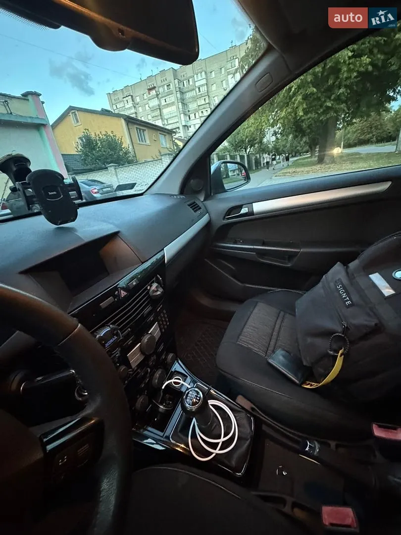 2010 Opel Astra - мініатюра 2