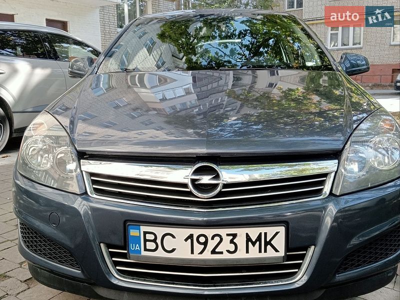 Opel Astra 2010