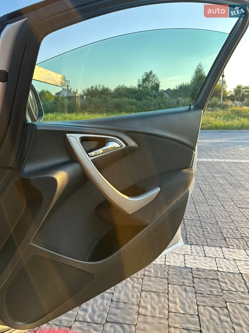 2011 Opel Astra - мініатюра 14