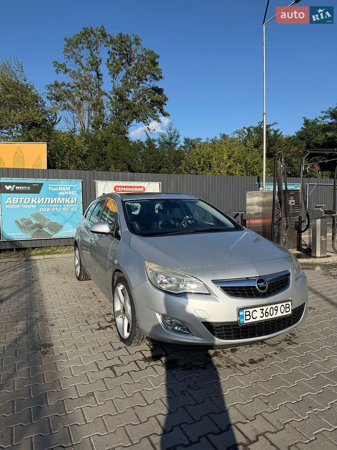 2011 Opel Astra - фото 1