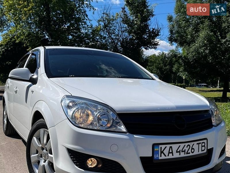 Opel Astra 2012