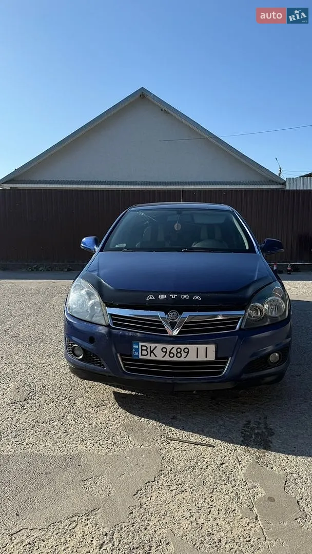 2012 Opel Astra - фото 1