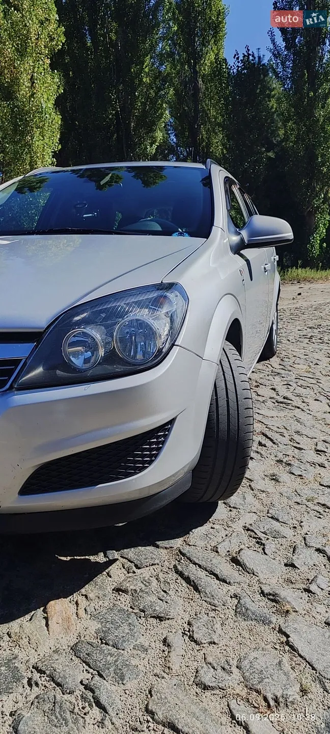 2010 Opel Astra - мініатюра 9