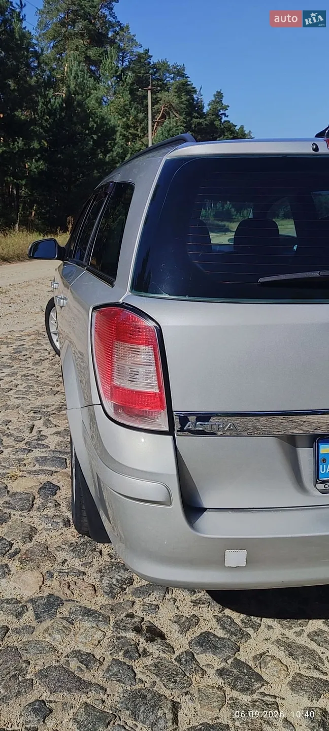 2010 Opel Astra - мініатюра 12