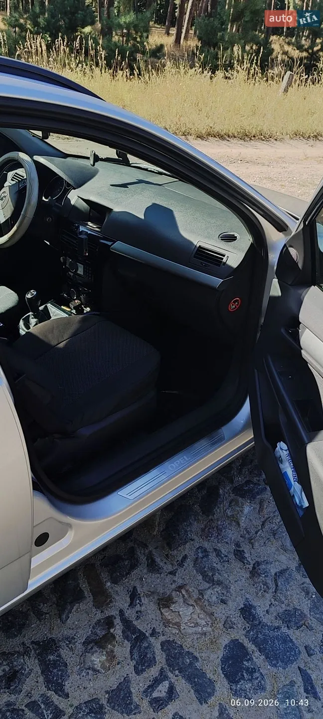 2010 Opel Astra - мініатюра 19