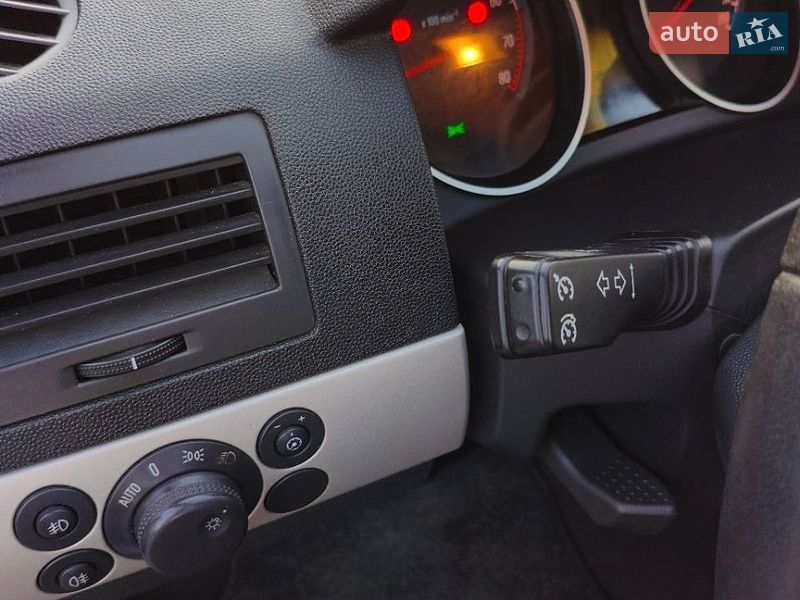 Хэтчбек Opel Astra 2008 в Надворной