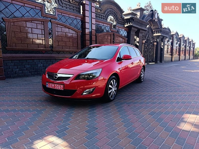 Opel Astra 2012