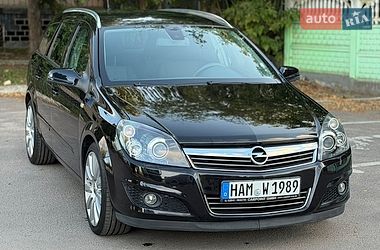 Универсал Opel Astra 2009 в Дубно