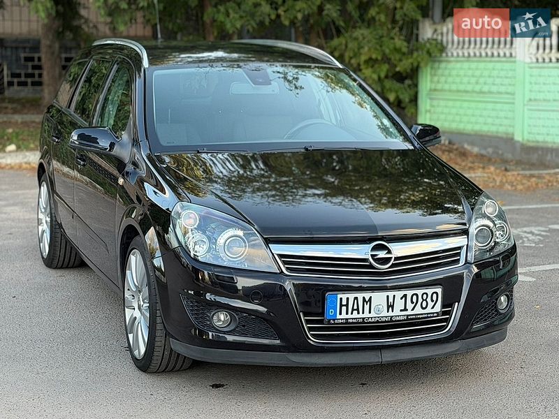 Универсал Opel Astra 2009 в Дубно