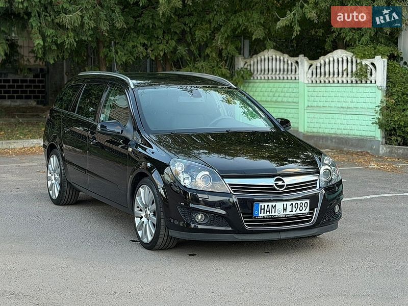Универсал Opel Astra 2009 в Дубно