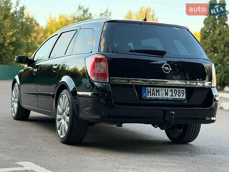 Универсал Opel Astra 2009 в Дубно