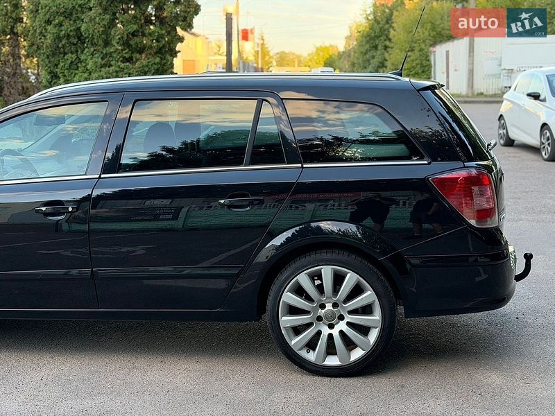 Универсал Opel Astra 2009 в Дубно