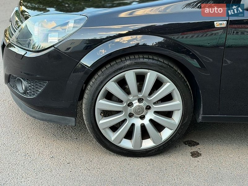 Универсал Opel Astra 2009 в Дубно