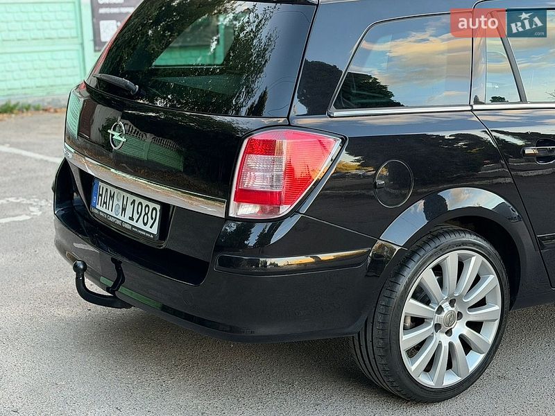 Универсал Opel Astra 2009 в Дубно
