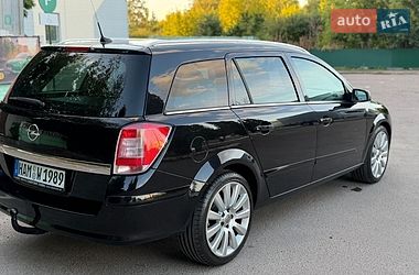 Универсал Opel Astra 2009 в Дубно