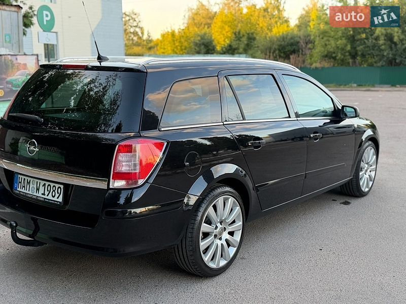 Универсал Opel Astra 2009 в Дубно