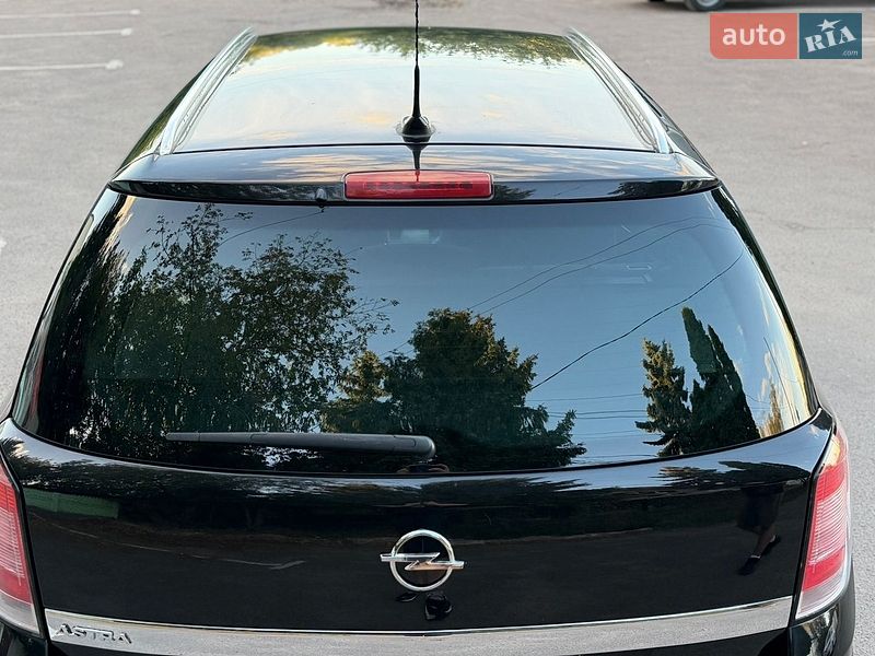 Универсал Opel Astra 2009 в Дубно