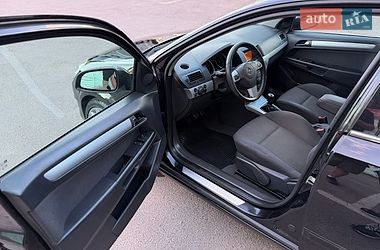 Универсал Opel Astra 2009 в Дубно
