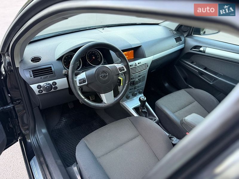 Универсал Opel Astra 2009 в Дубно