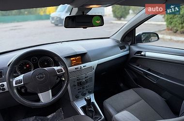 Универсал Opel Astra 2009 в Дубно
