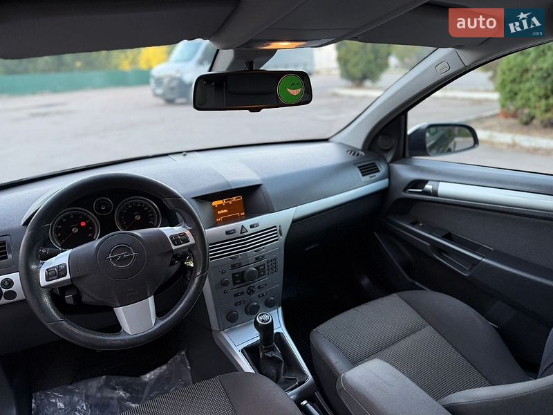 Универсал Opel Astra 2009 в Дубно