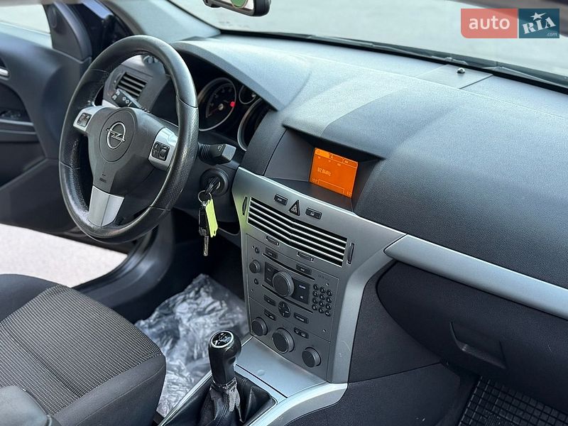 Универсал Opel Astra 2009 в Дубно