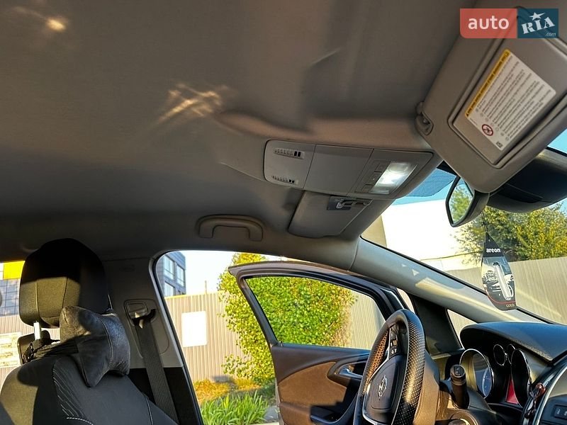 Универсал Opel Astra 2013 в Полтаве