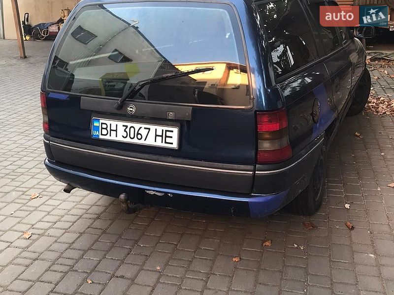 Универсал Opel Astra 1993 в Одессе
