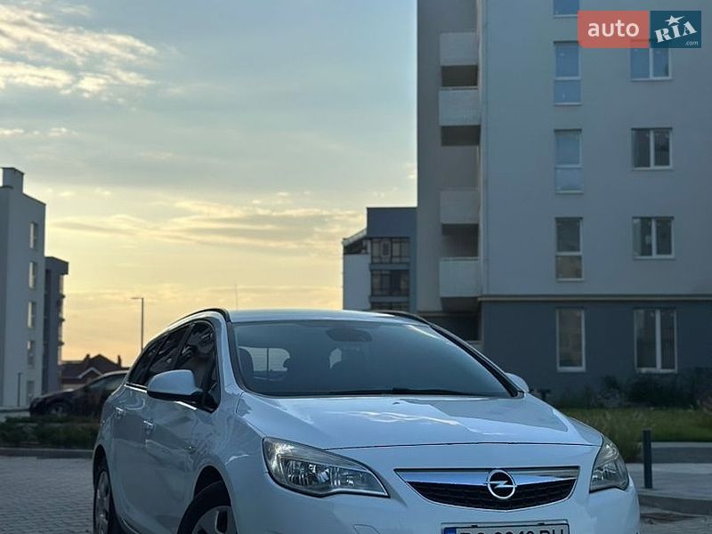Opel Astra 2012 Opel Astra 2012