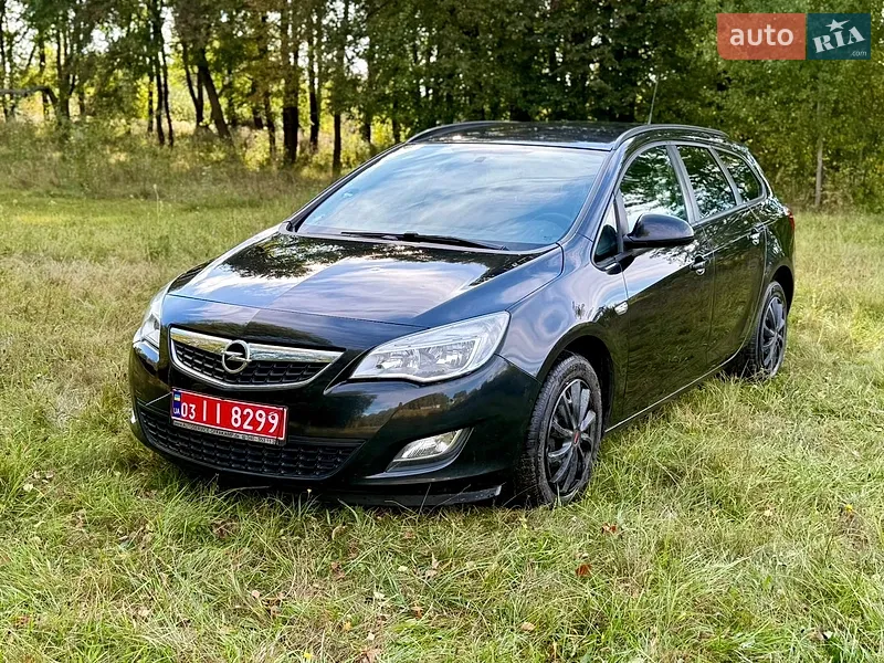 Opel Astra 2011