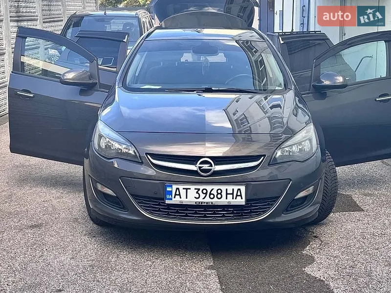 Opel Astra 2012