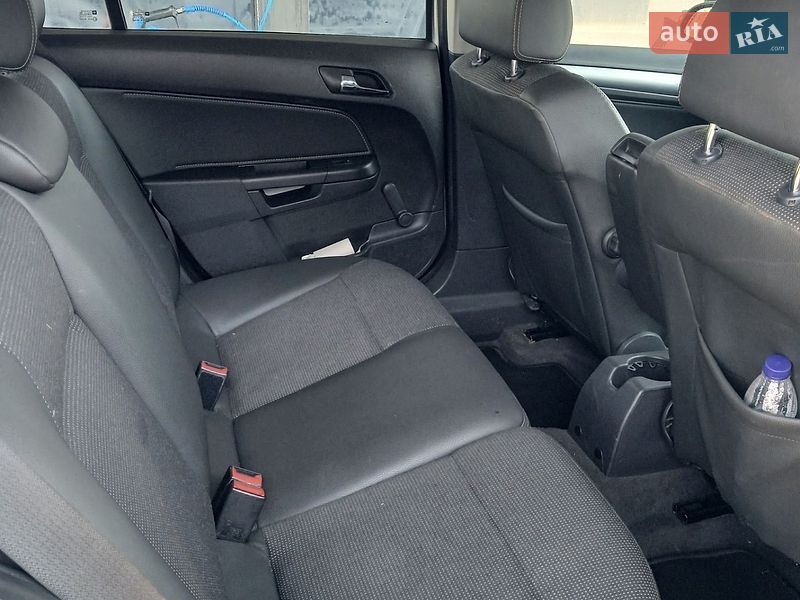 Универсал Opel Astra 2009 в Ивано-Франковске