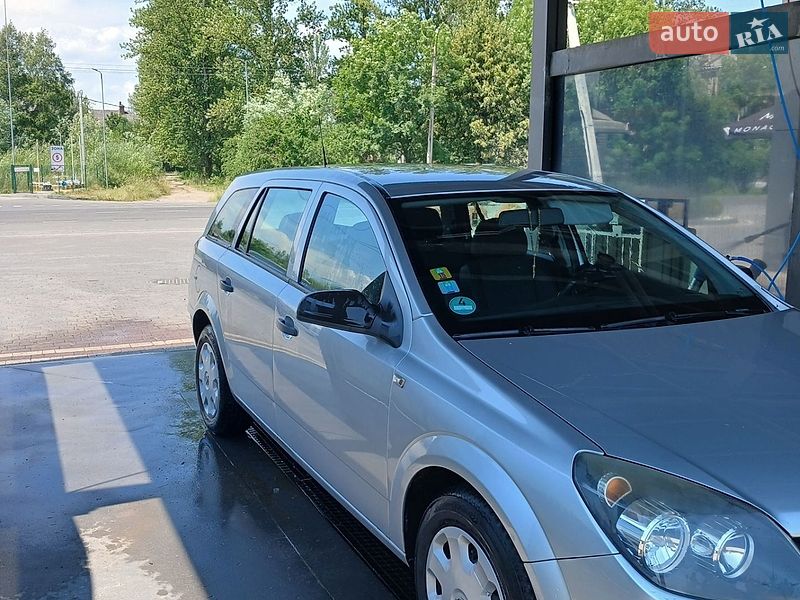 Универсал Opel Astra 2009 в Ивано-Франковске