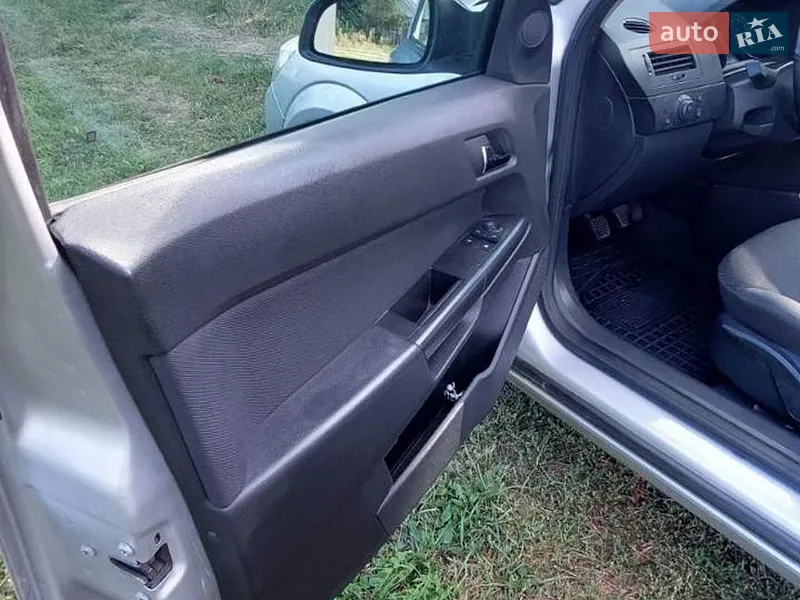 Opel Astra 2008