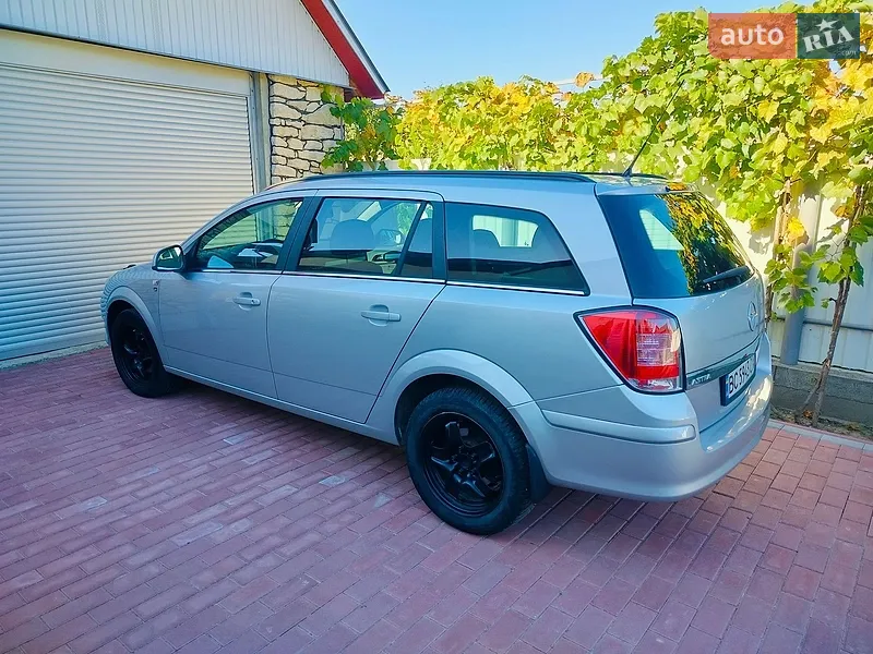 Opel Astra 2010