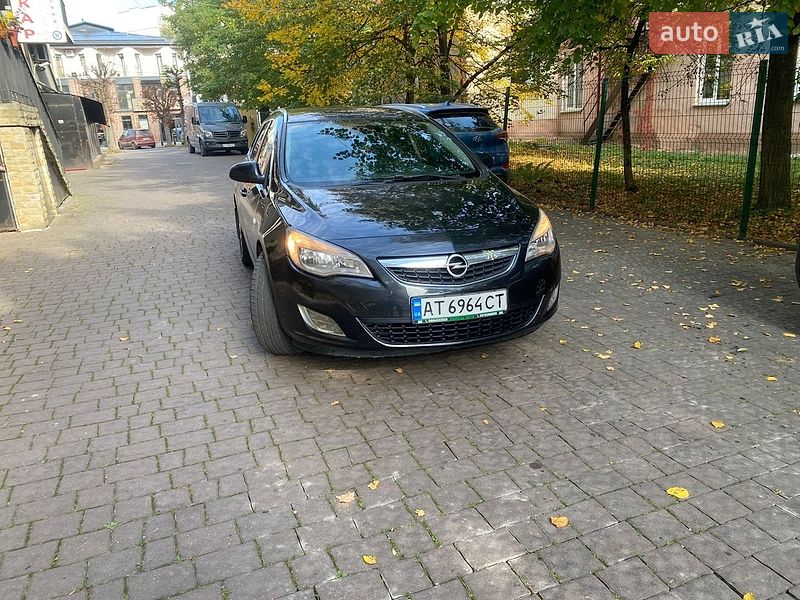 Opel Astra 2012