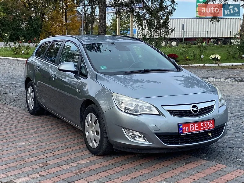 Opel Astra 2012