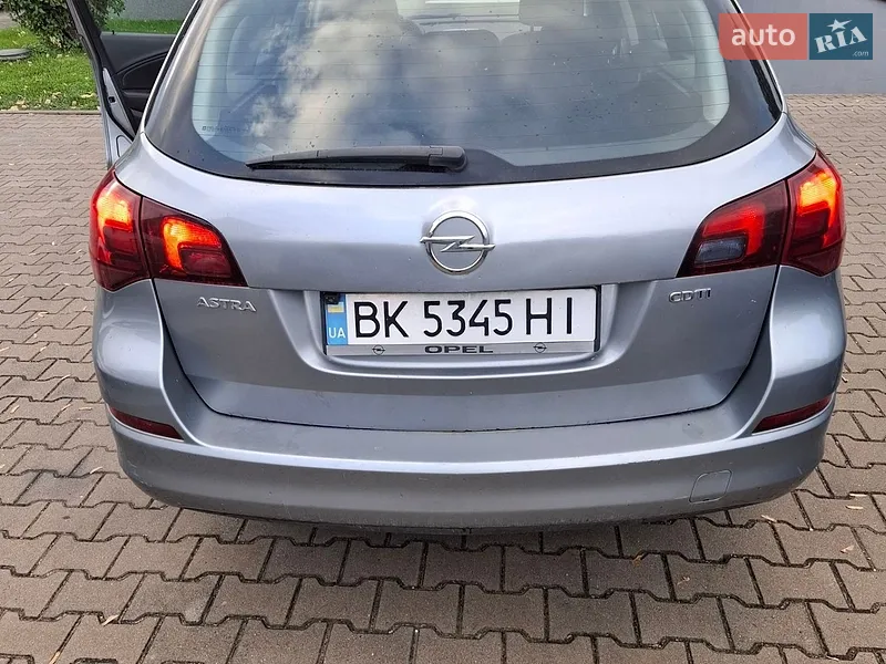 Opel Astra 2011
