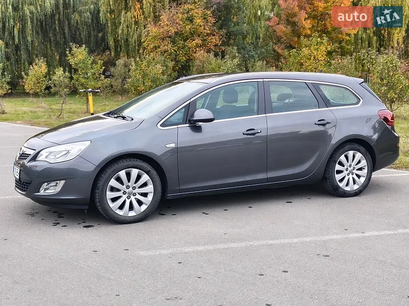 Opel Astra 2011
