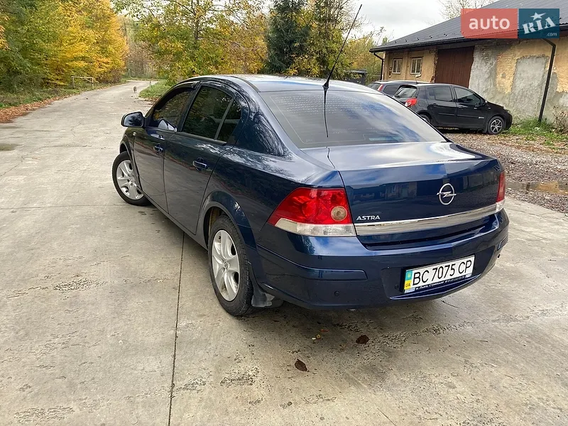 Opel Astra 2012