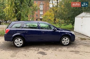 Универсал Opel Astra 2013 в Днепре