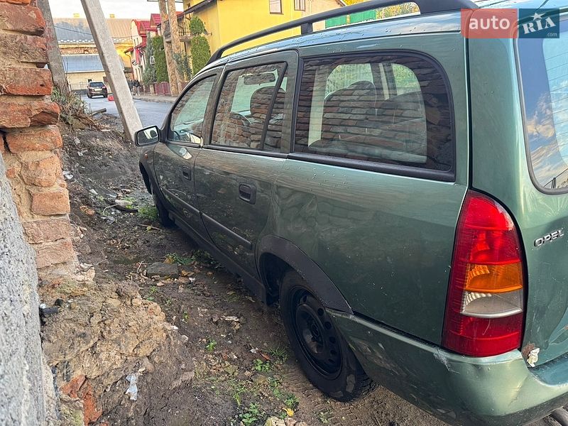 Универсал Opel Astra 1998 в Жовкве