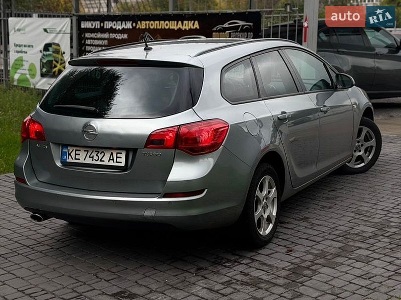 Універсал Opel Astra 2011 в Кам'янському