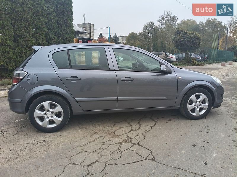 Хэтчбек Opel Astra 2007 в Луцке