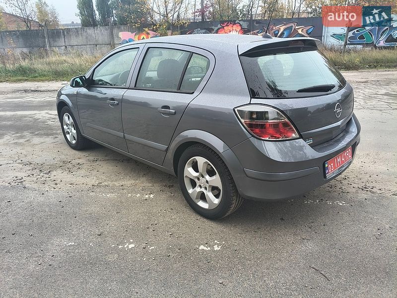 Хэтчбек Opel Astra 2007 в Луцке