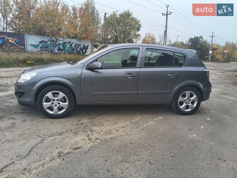 Хэтчбек Opel Astra 2007 в Луцке