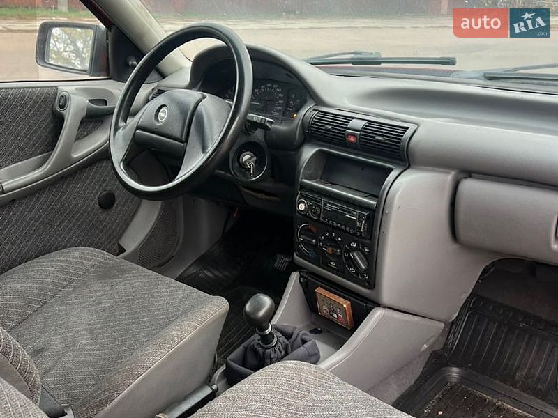 Хэтчбек Opel Astra 1993 в Прилуках фото 16 Хэтчбек Opel Astra 1993 в Прилуках